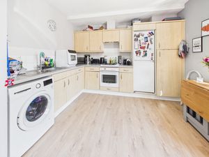 KITCHEN- click for photo gallery